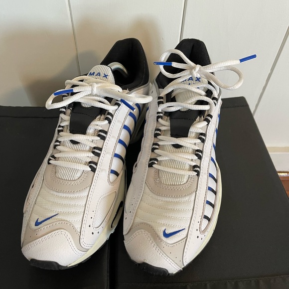 Make an Offer! NIKE MEN’s SHOE - Picture 2 of 6